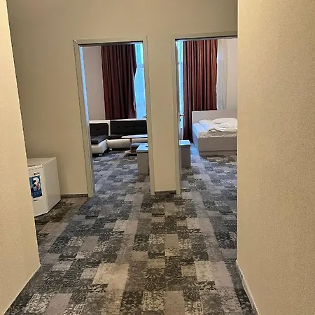 Albert Hotel