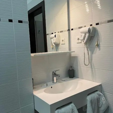 Albert Hotel 호텔
