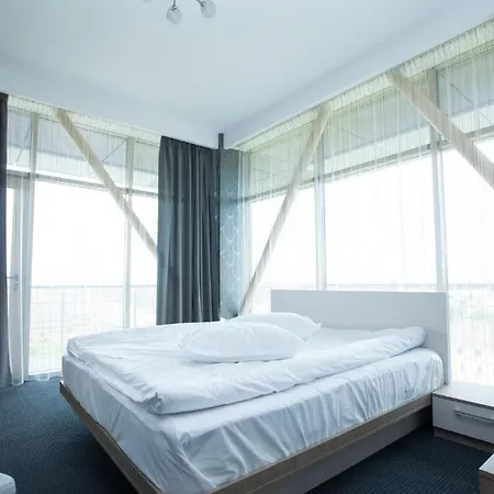 Albert Hotel 호텔 플로이에슈티